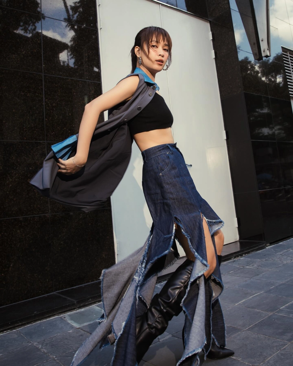 Hát theo lời bài hát Ái Phương đến giờ cơm, gợi ký ức tuổi thơ bên mâm cơm gia đình