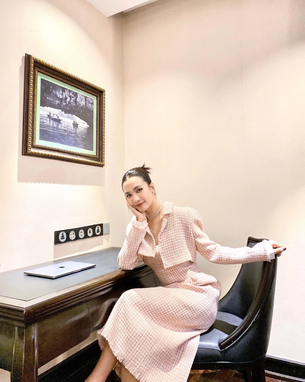 Nghe Ái Phương Đến giờ cơm, bản hit gợi ký ức mâm cơm gia đình quê hương