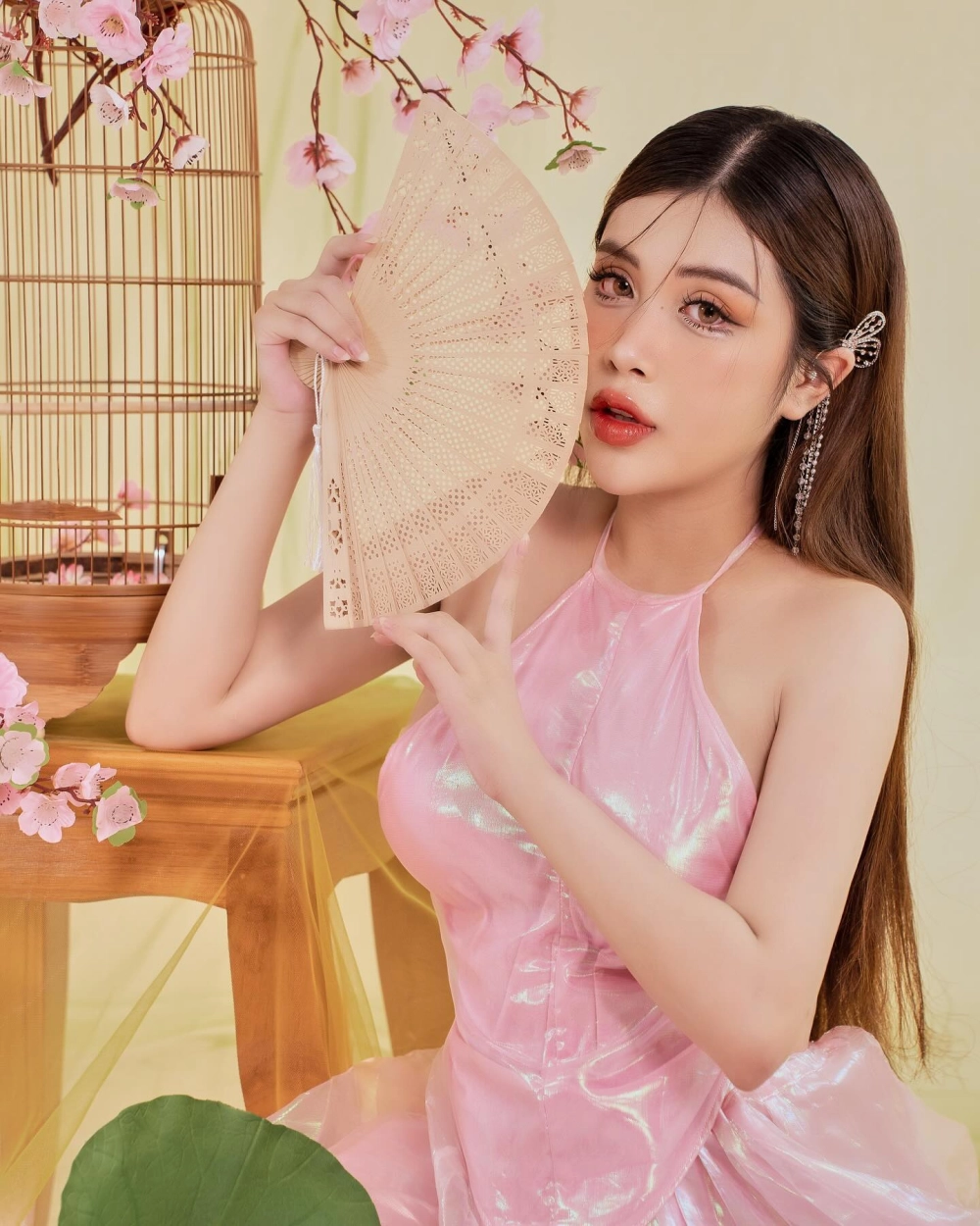 Bảo Trân TikTok hơn 1,2 triệu follow, clip triệu view nóng bỏng 