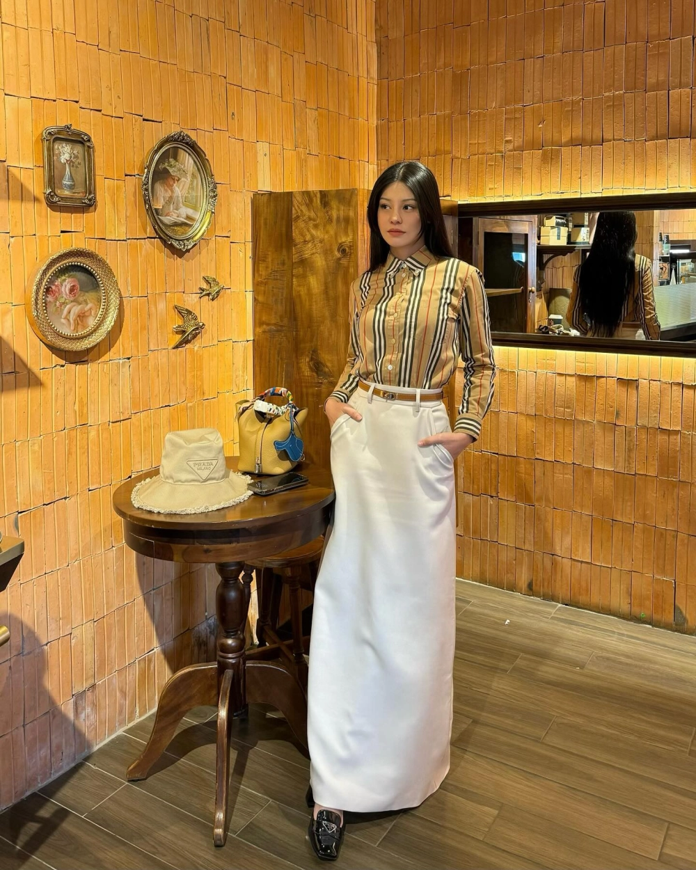 Hát karaoke Ái Phương từ cô dâu đến giờ cơm playlist đầy cảm xúc