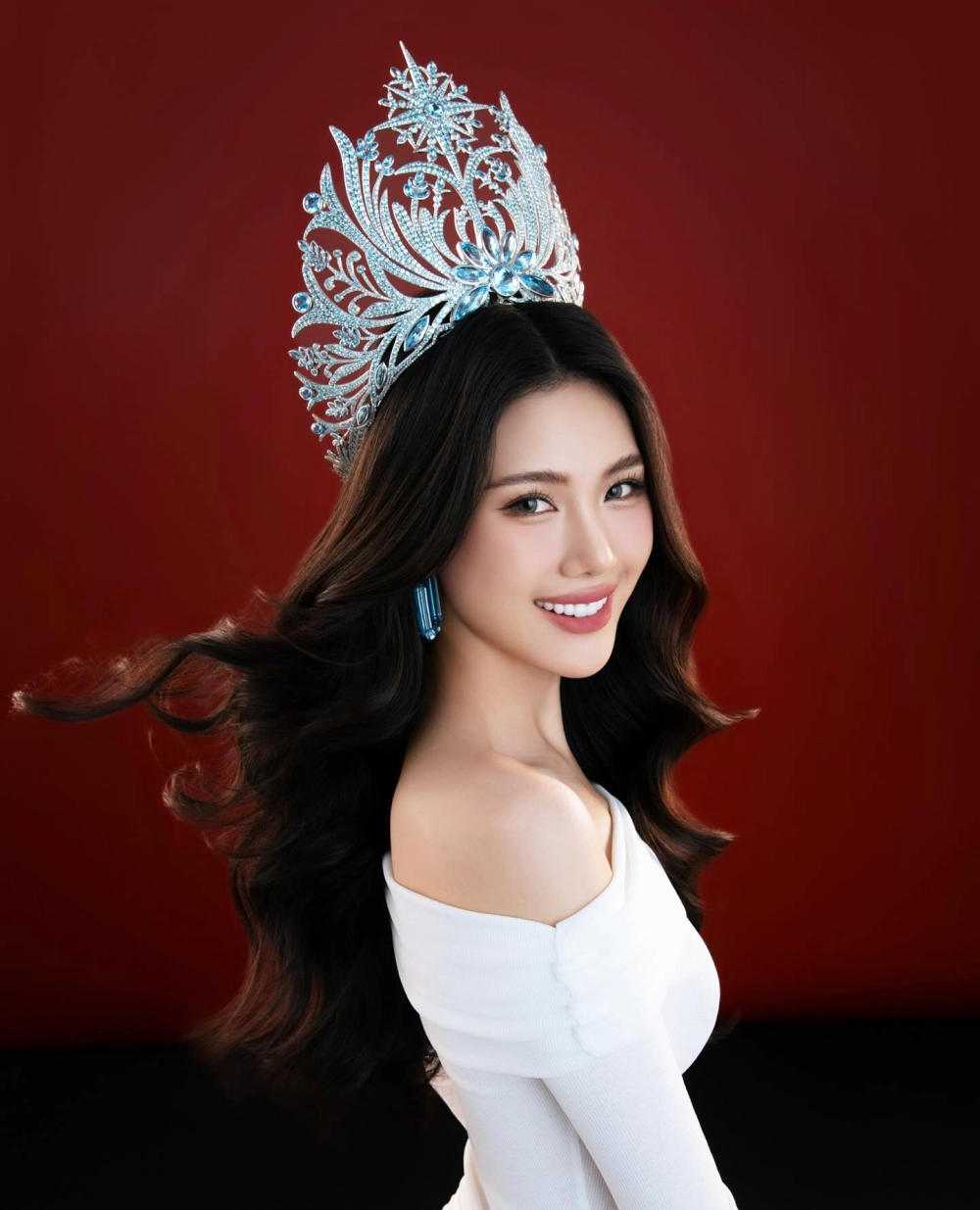 Bùi Quỳnh Hoa hoa hậu tài năng với nhan sắc và kỹ năng trình diễn nổi bật 