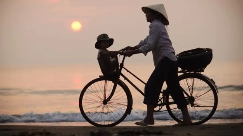 Mẹ còn chẳng biết là may, Mẹ mất mới tiếc những ngày làm con