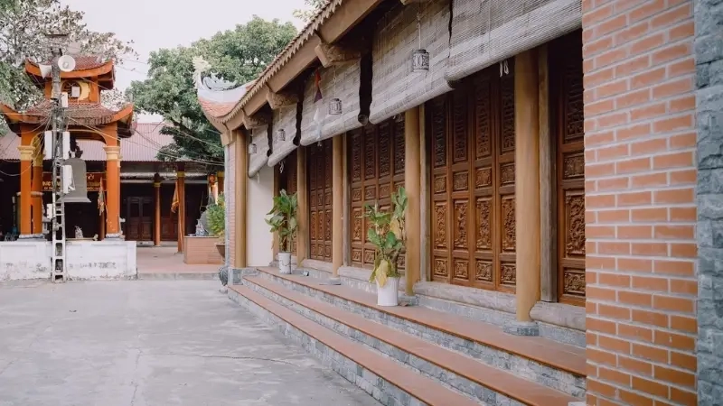Xa đưa văng vẳng tiếng chuông, Kìa chùa Phả Lại chập chùng bên sông