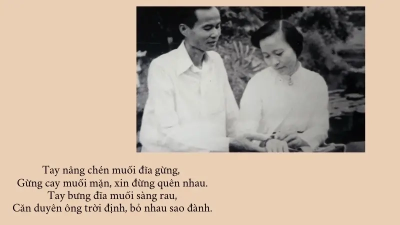 Tay nâng chén muối đĩa gừng, Gừng cay muối mặn, xin đừng quên nhau
