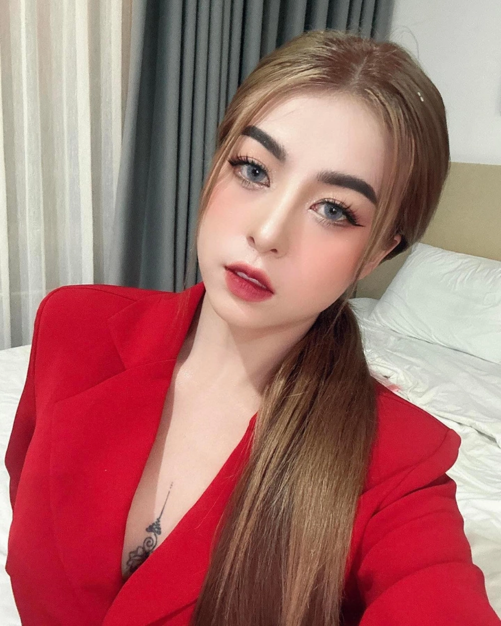 Hana Cẩm Tiên tiểu sử hành trình từ Đồng Nai đến Vpop 