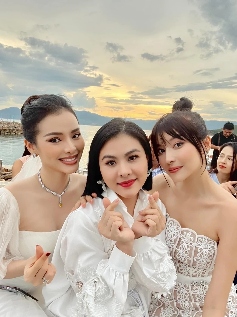 Cao Thái Hà Official kênh thông tin chính thức cập nhật hoạt động nghệ thuật
