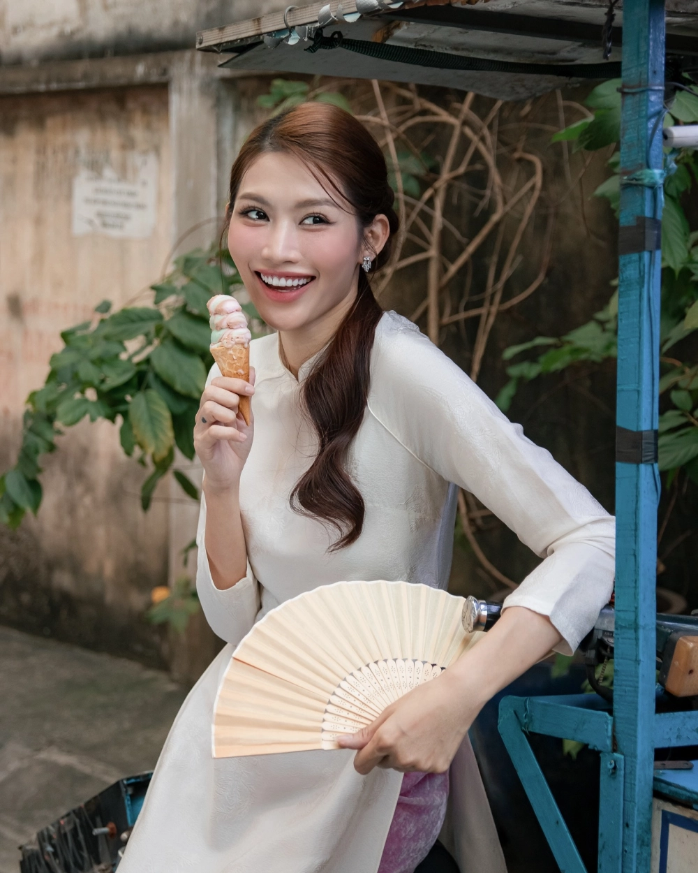 Bạn trai Chế Nguyễn Quỳnh Châu Phát Nguyễn hỗ trợ cô sự nghiệp 