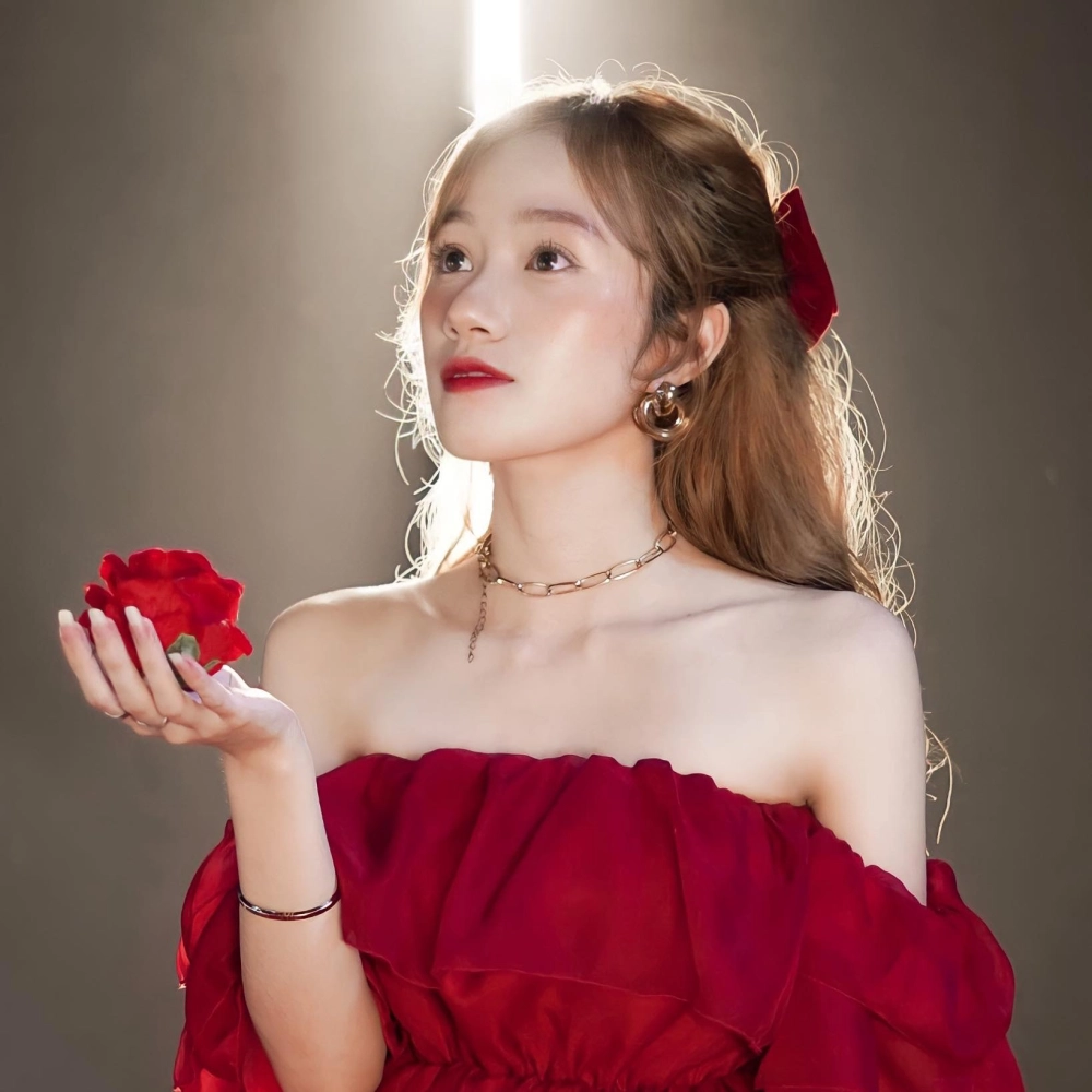 Đào Lê Phương Hoa ảnh phong cách thời trang gợi cảm 