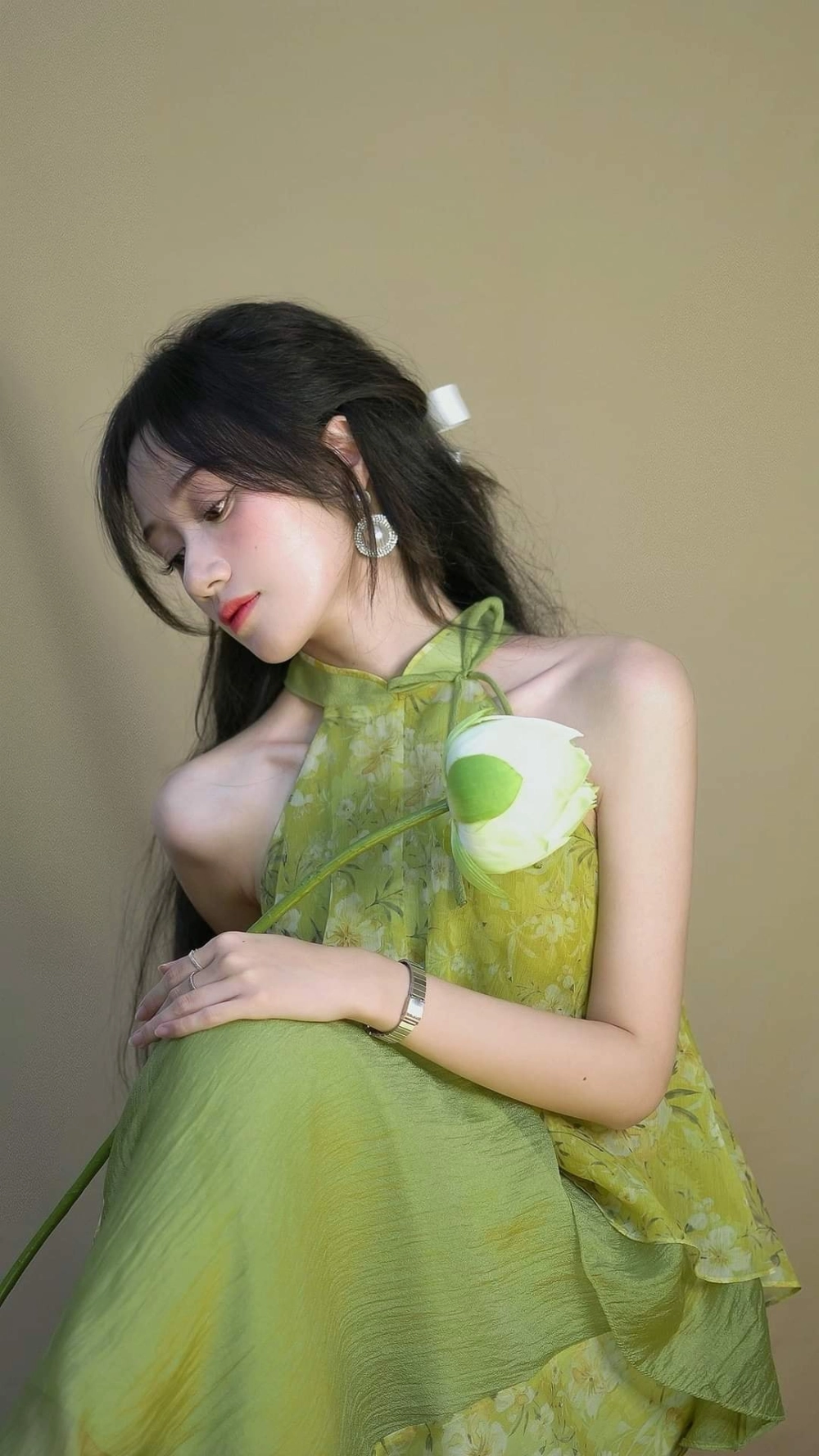 Ảnh Đào Lê Phương Hoa ngầu phong cách cá tính TikTok 