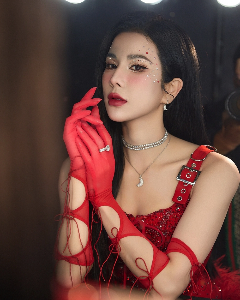 Đoán ngay Diệp Lâm Anh bao nhiêu tuổi qua vẻ ngoài này