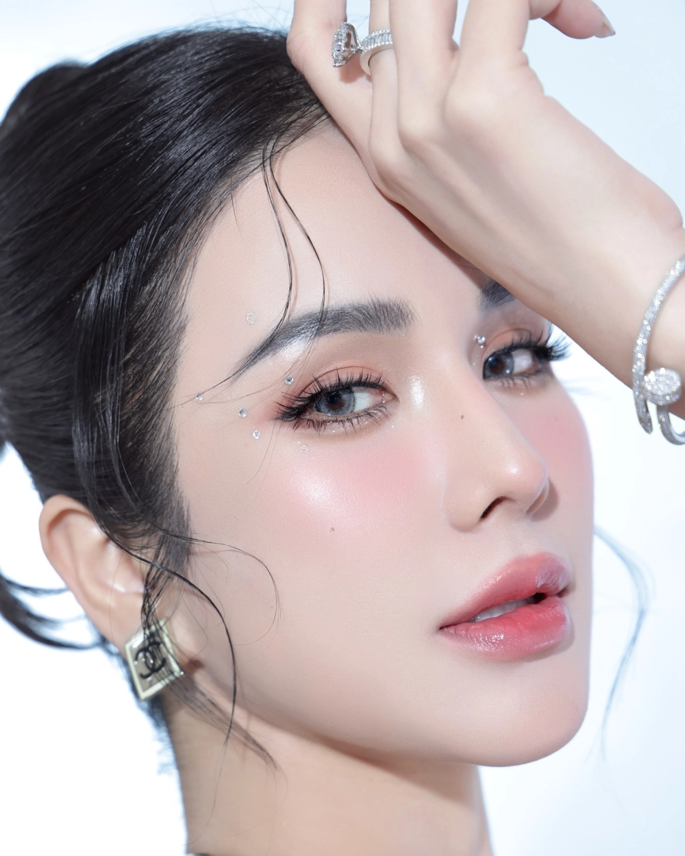Hình ảnh rực lửa với phần trình diễn Diệp Lâm Anh nhảy
