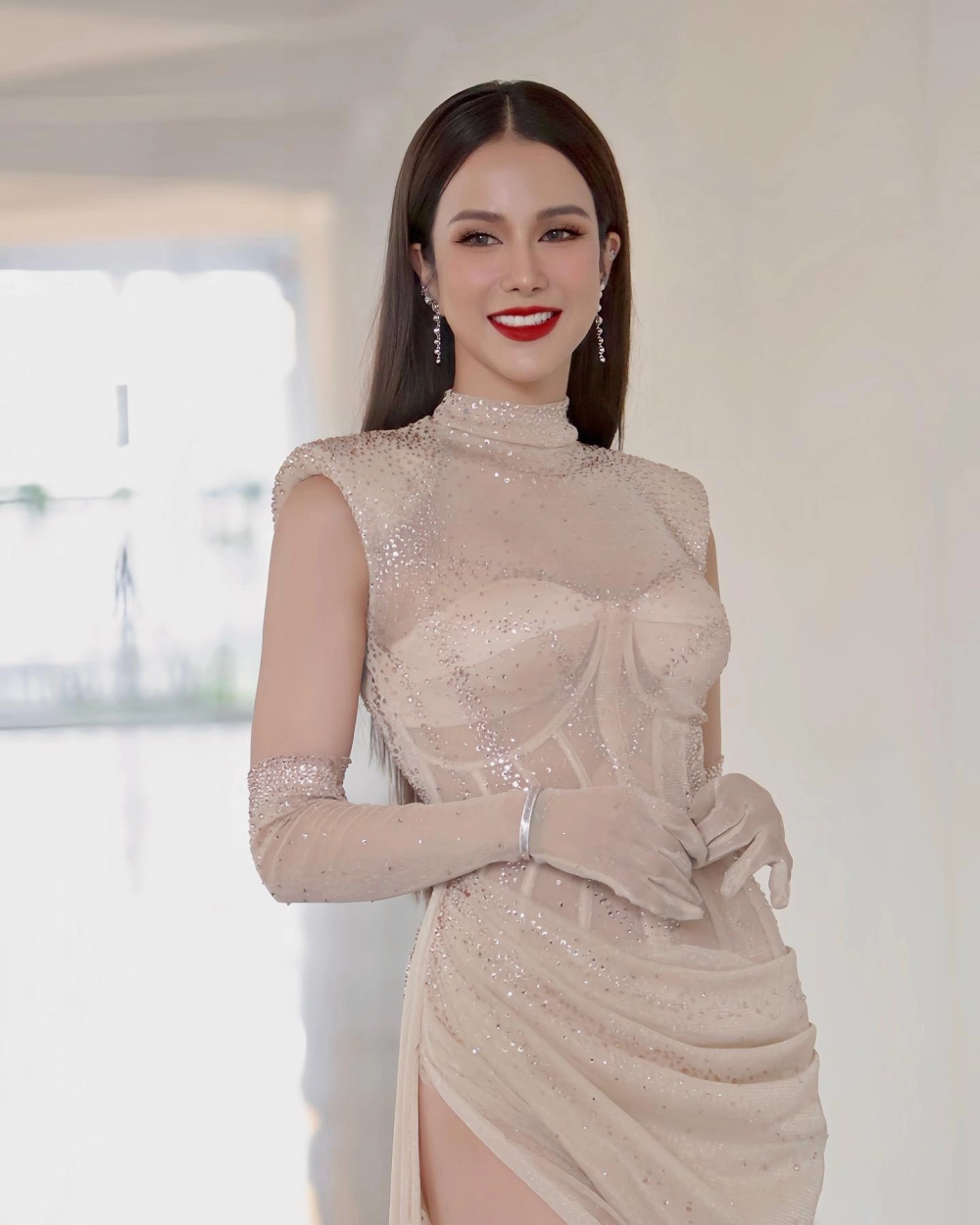 Phong cách chuyên nghiệp của diễn viên Diệp Lâm Anh