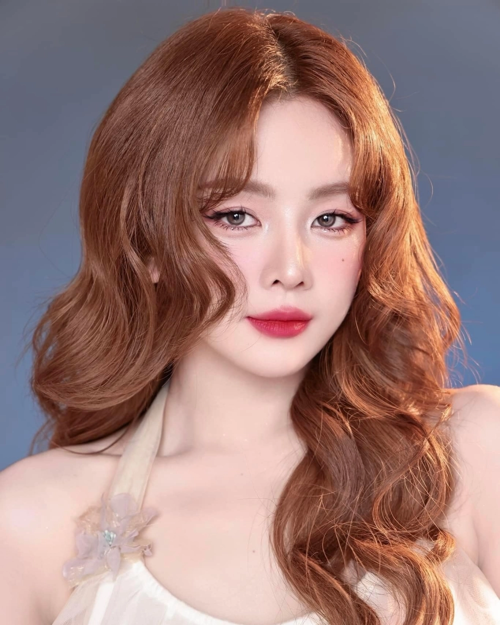 Ảnh đại diện con gái xinh dễ thương Instagram mắt long lanh 
