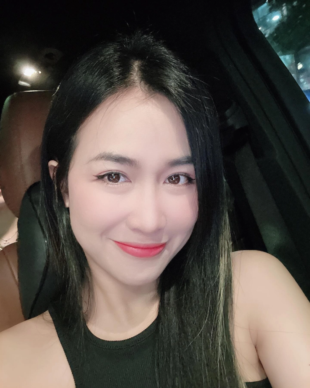 Ảnh gái cute xinh nhan sắc tự nhiên cuốn hút 