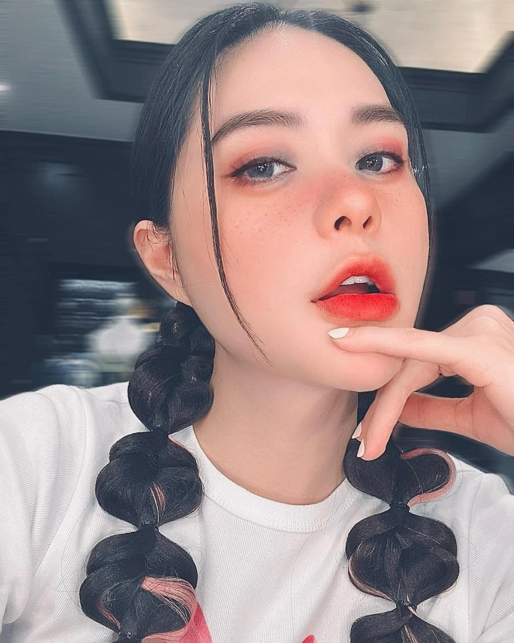 Hình ảnh gái 2k5 sắc nét chi tiết nhan sắc tự nhiên 