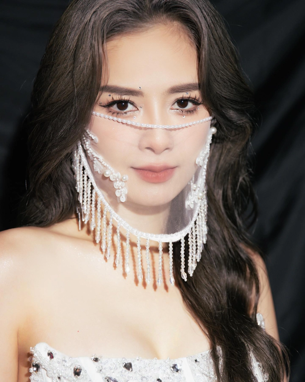 Thiều Bảo Trâm Dương Hoàng Yến cặp đôi chị em thân thiết Vpop 