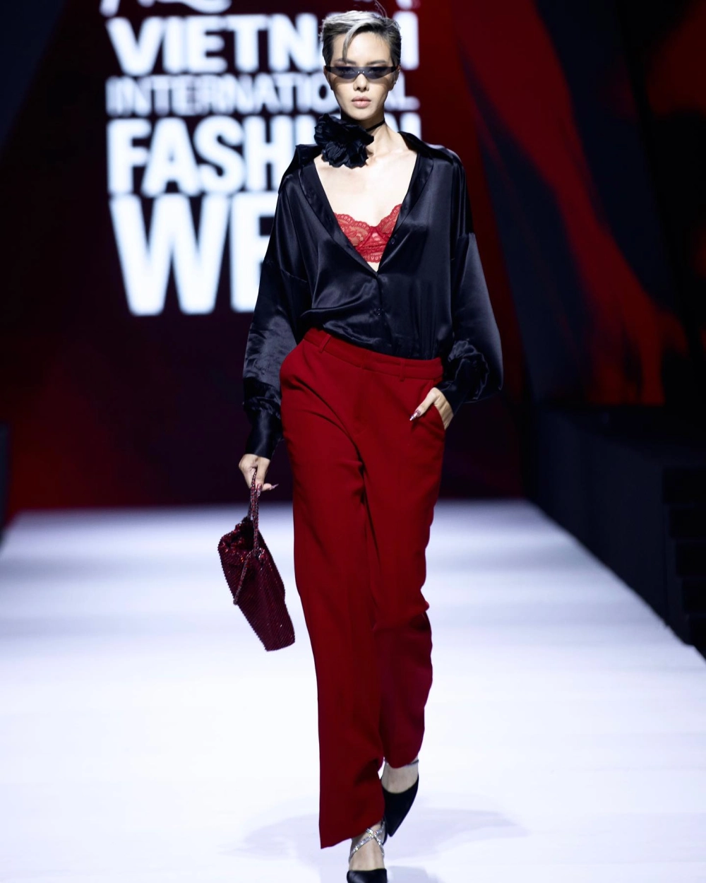 Hình ảnh nổi bật tại Hà Kino miss universe khiến dân mạng trầm trồ