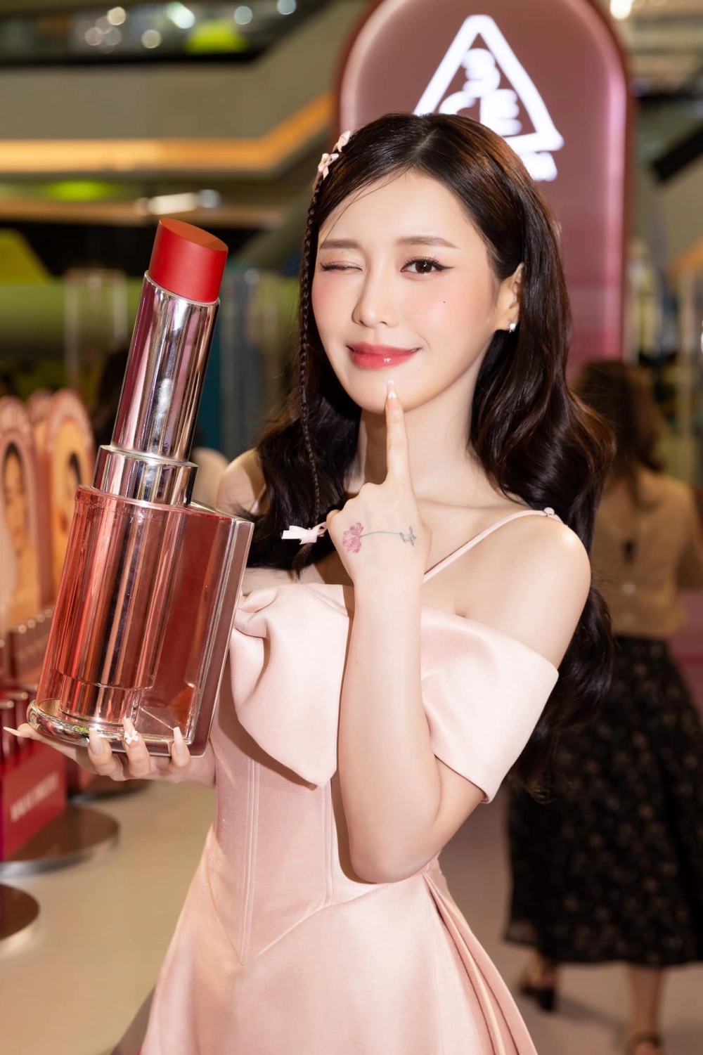 Nỗi niềm khó nói qua ca khúc xin đừng nhấc máy Han Sara