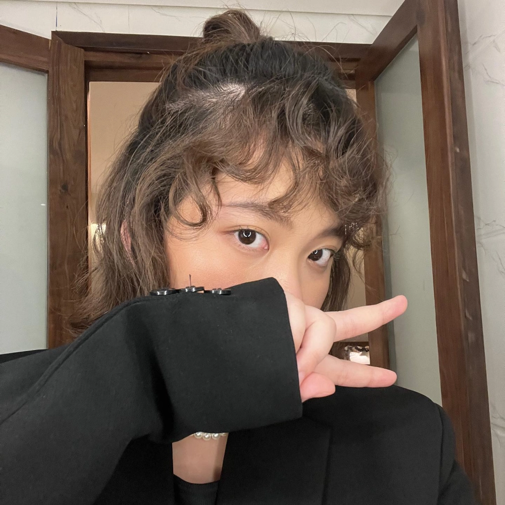 Con gái avatar đẹp phong cách hiện đại dễ thương 