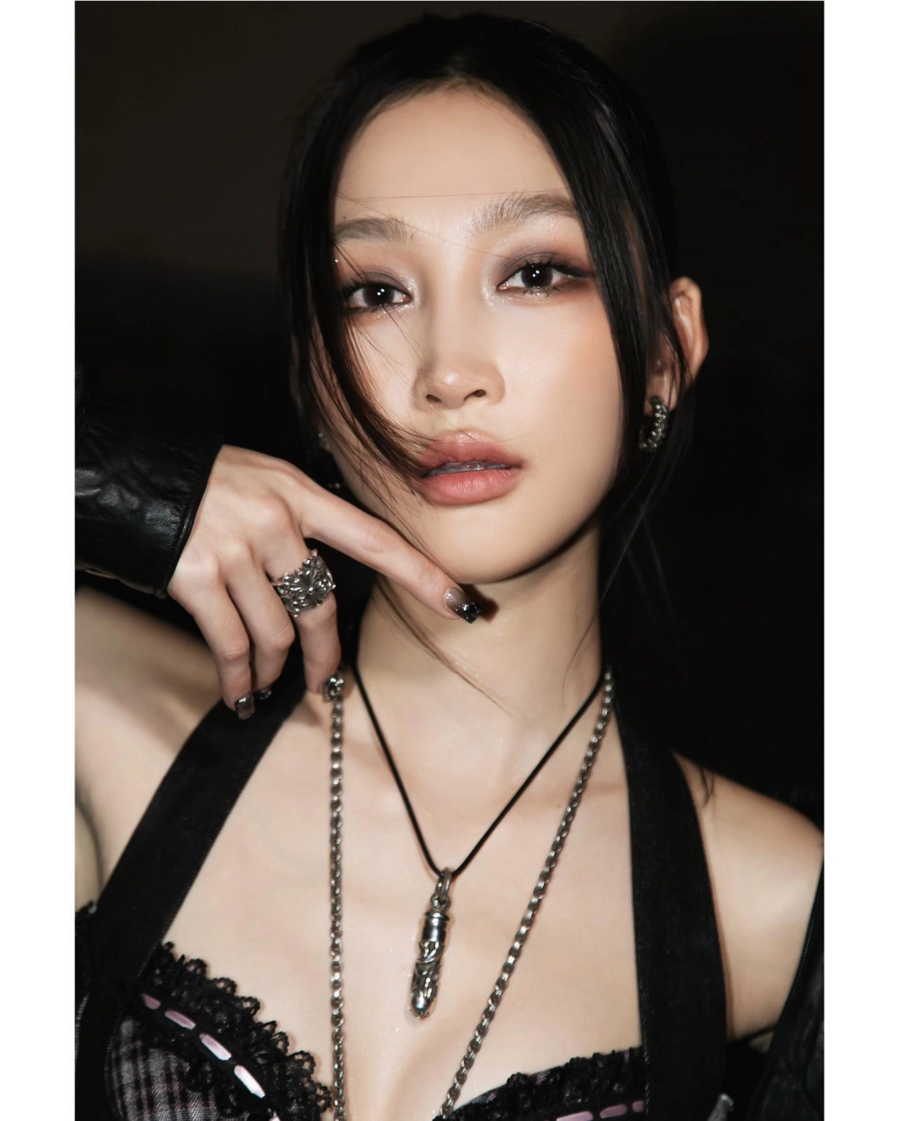 Juky San sinh năm 1998, giọng ca trẻ đầy triển vọng Vpop