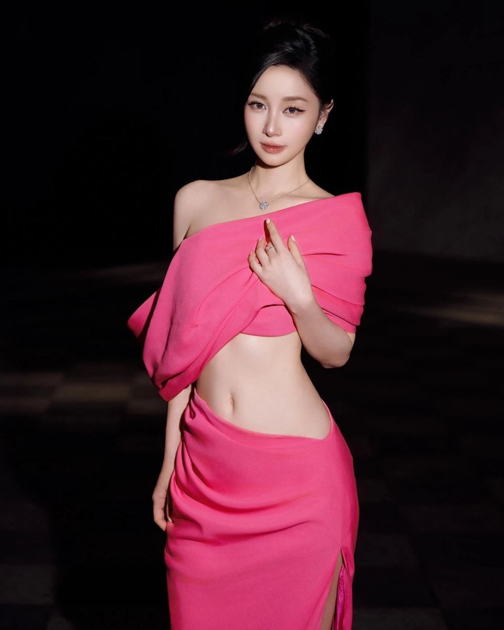 Visual cực phẩm từ góc chụp tôn dáng chiều cao Jun Vũ