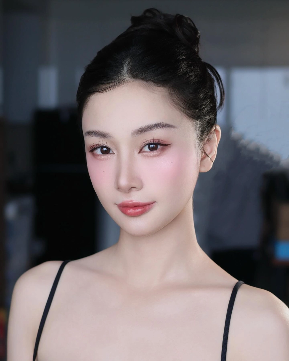 Vẻ đẹp hoàn hảo qua chỉ số Jun Vũ chiều cao cân nặng