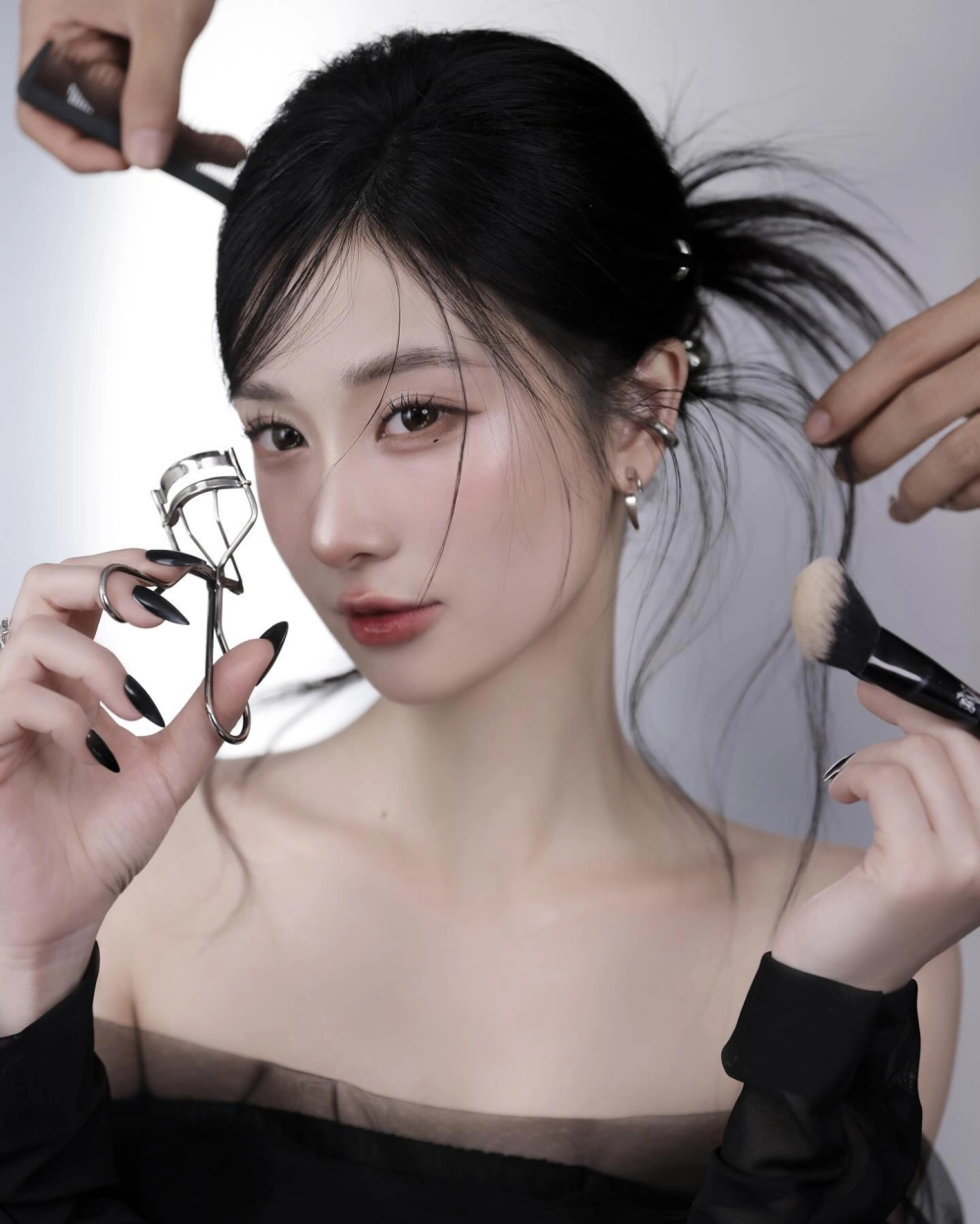 Ảnh cũ làm rõ vẻ đẹp tự nhiên Jun Vũ trước phẫu thuật