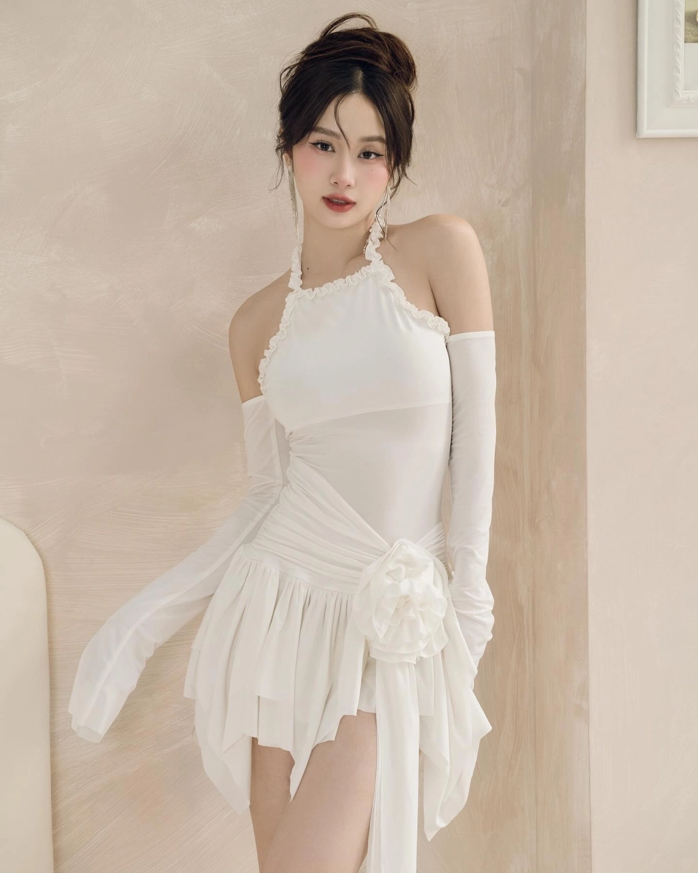 Ảnh đẹp không tì vết từ Jun Vũ livestream hút hàng ngàn lượt xem