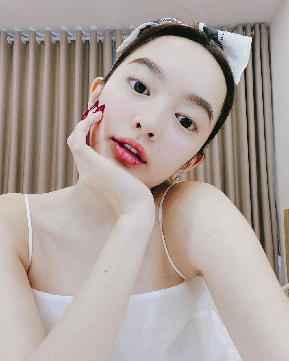Kaity Nguyễn nói tiếng Anh cực lưu loát làm fan nể phục