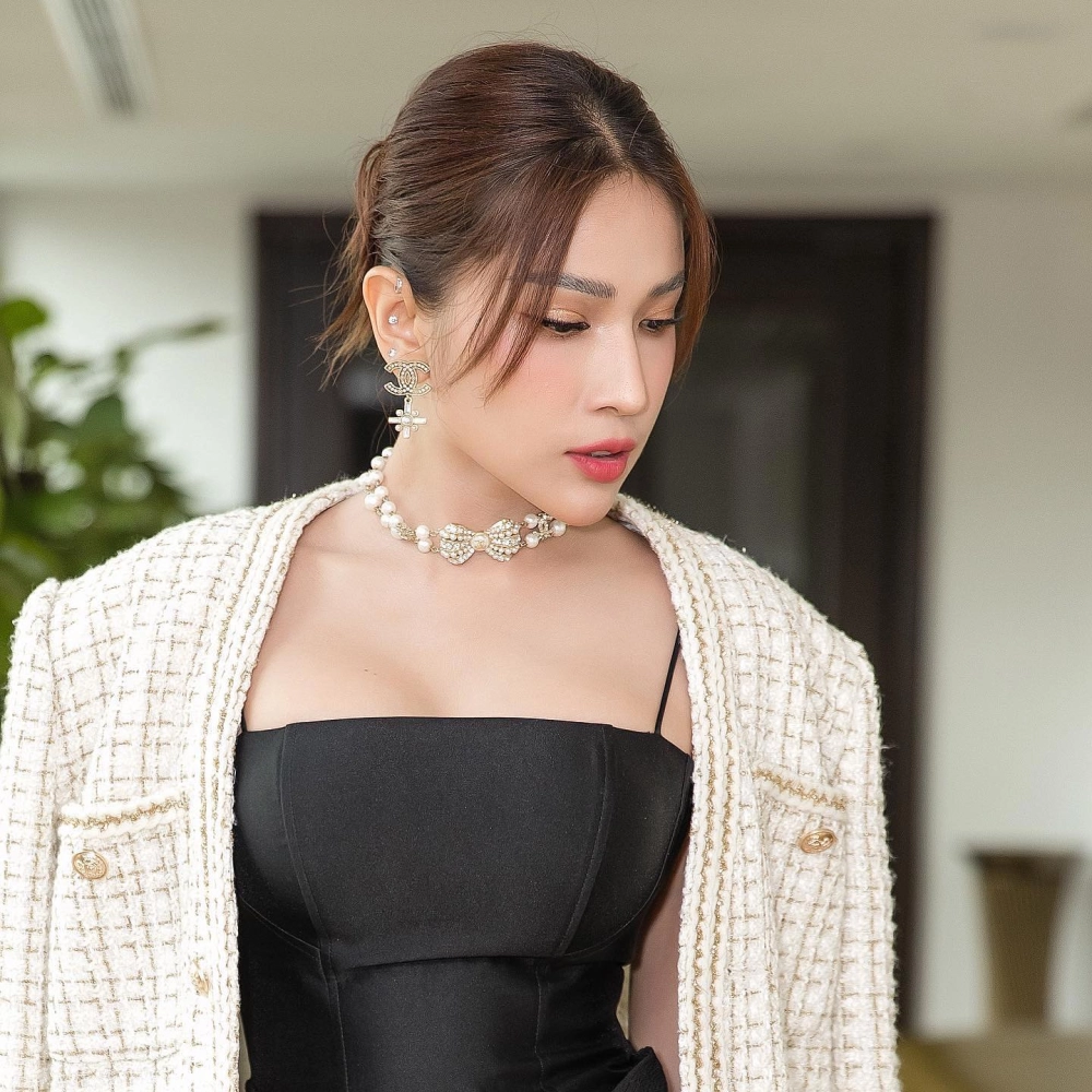 7 nụ cười xuân Khả Như diễn hài duyên dáng 