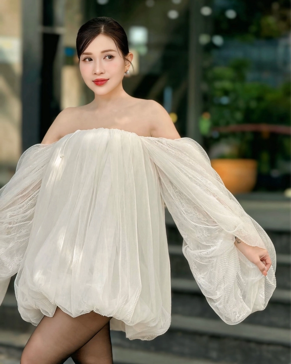 Ca sĩ Khả Như góp giọng mv không phải ca sĩ chuyên nghiệp 