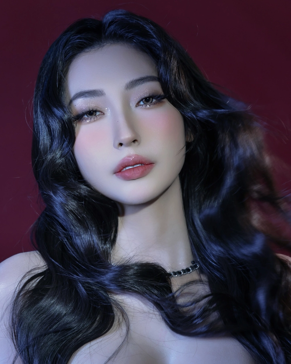 Khổng Tú Quỳnh Instagram cập nhật hình ảnh ngọt ngào mỗi ngày
