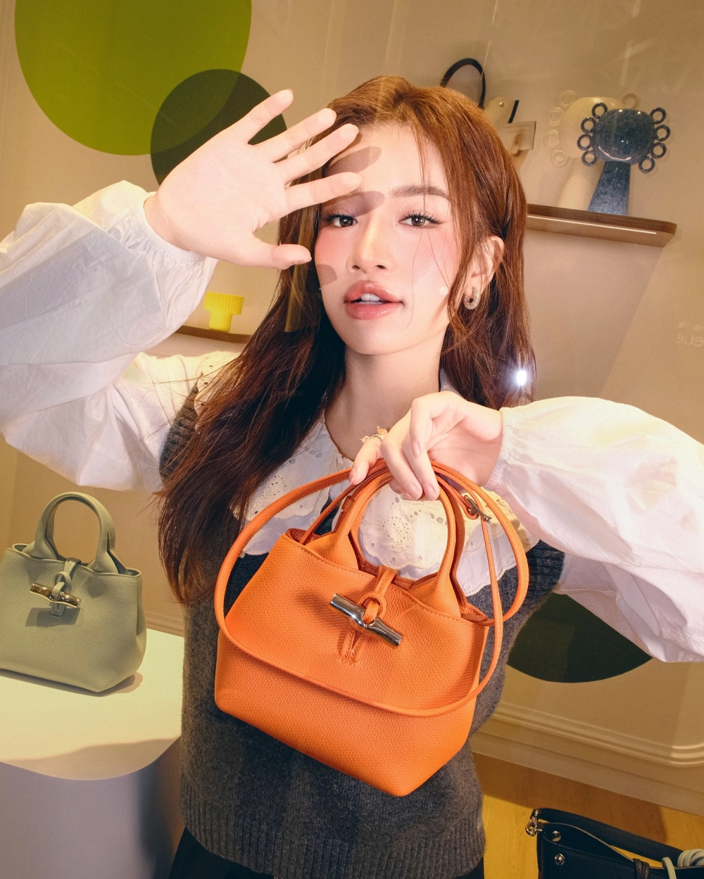 Thử sức karaoke Lâm Bảo Ngọc với ca từ ngọt ngào