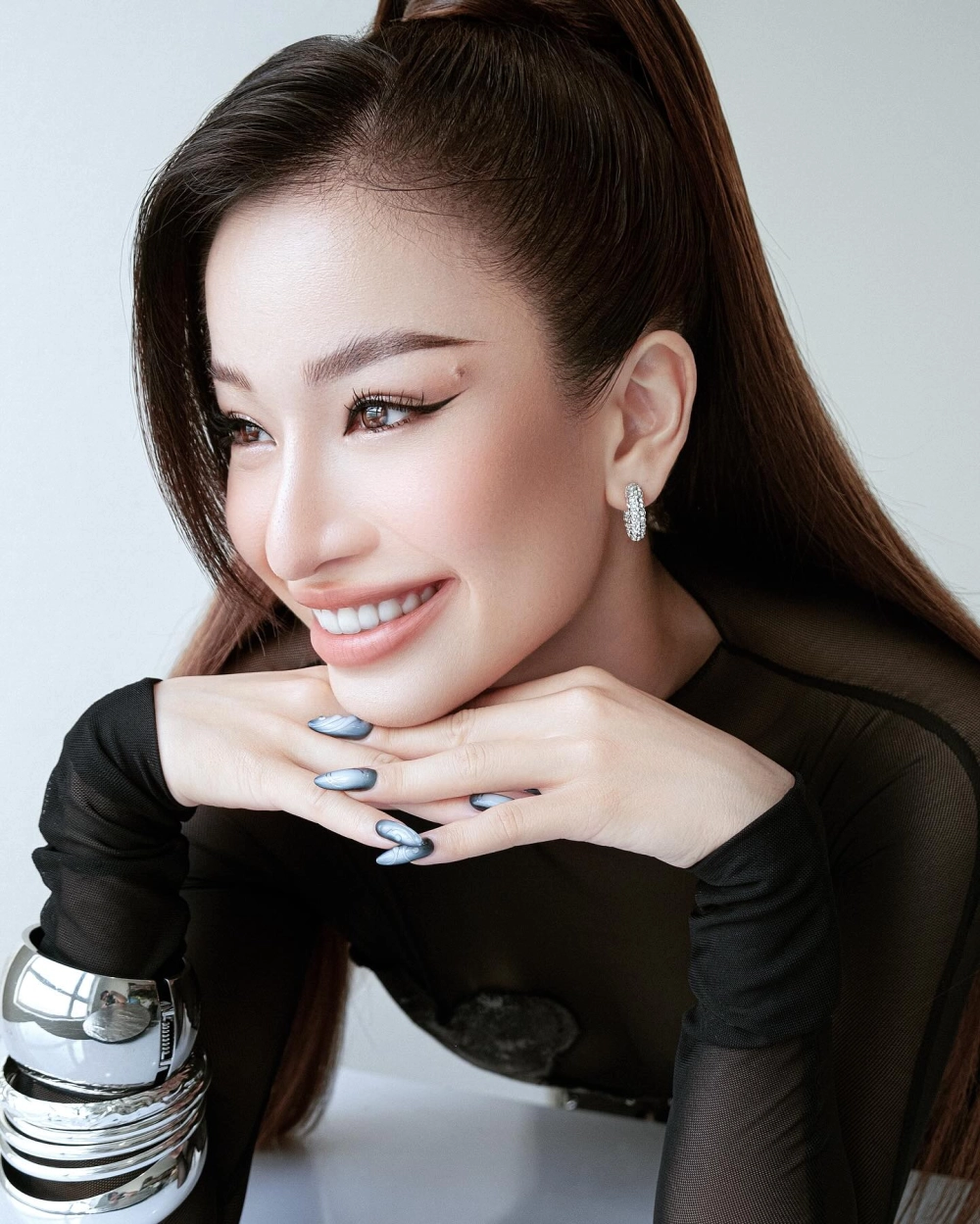 Lâm Bảo Ngọc cover khiến khán giả yêu lại ca khúc quen thuộc