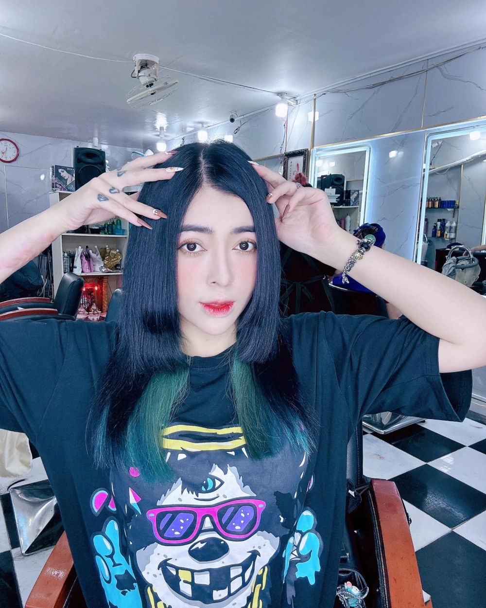Linh Barbie thử thách phối đồ phong cách freestyle TikTok 