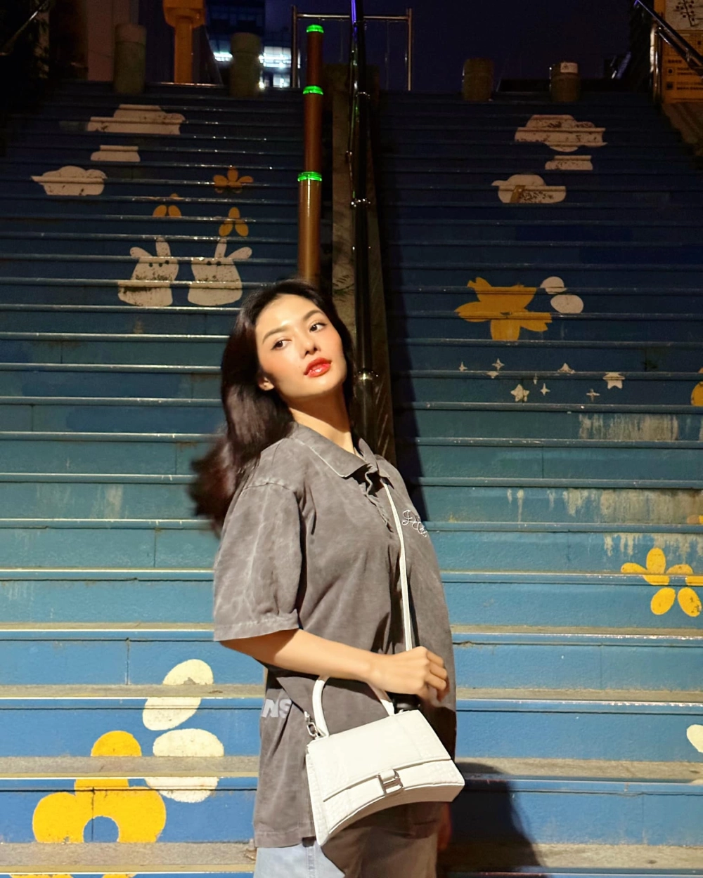 Lona Kiều Loan tuổi 25, trẻ trung và đầy năng lượng