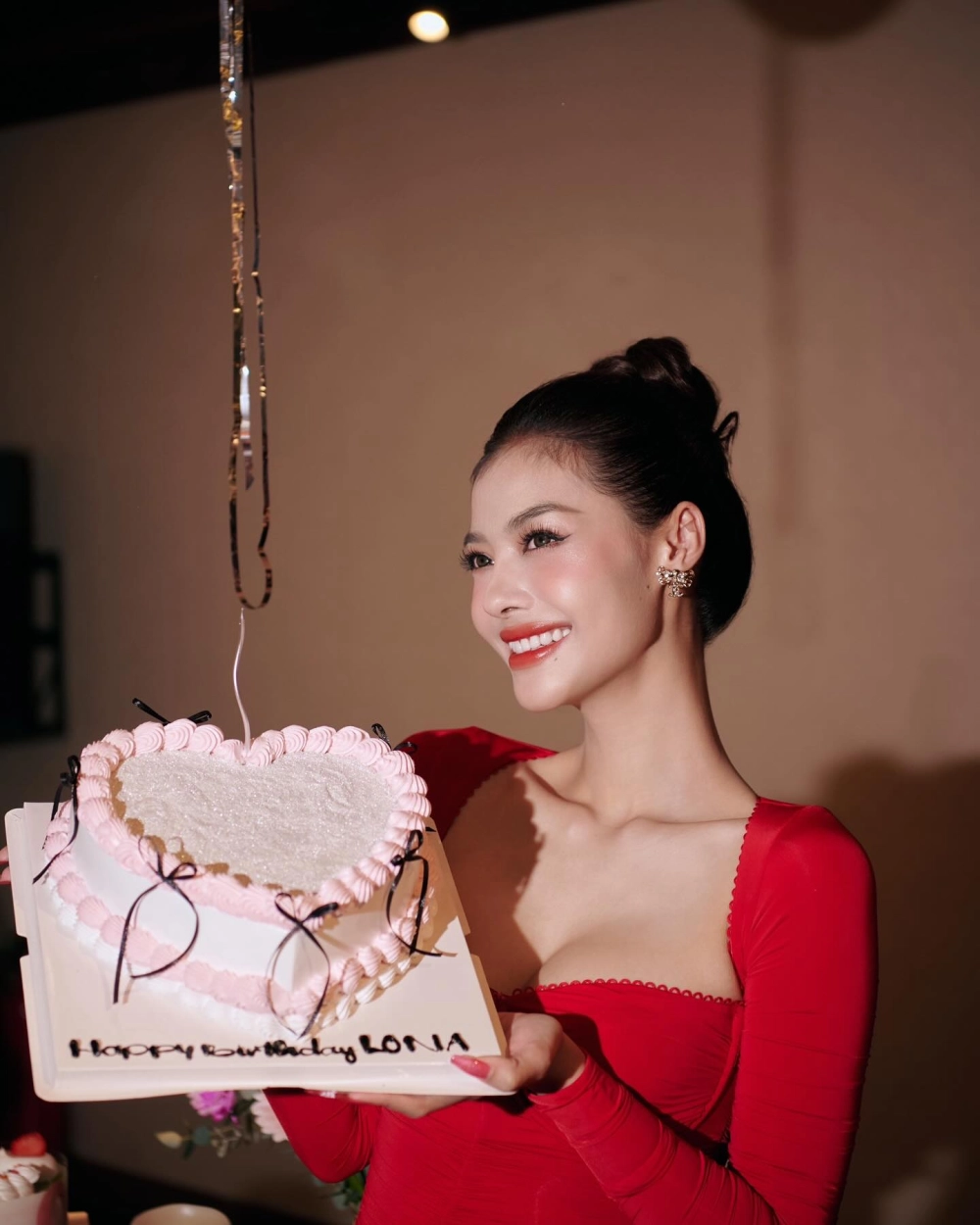 Lona Kiều Loan hát live đầy nội lực, chinh phục khán giả