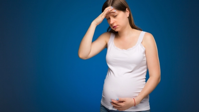 Vì sao bà bầu thường bị đau đầu?