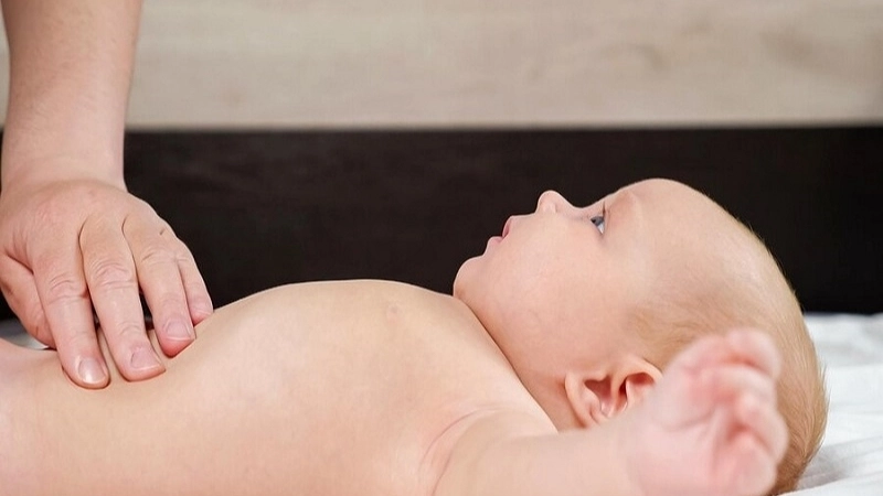Cách phòng ngừa đầy hơi chướng bụng ở trẻ sơ sinh