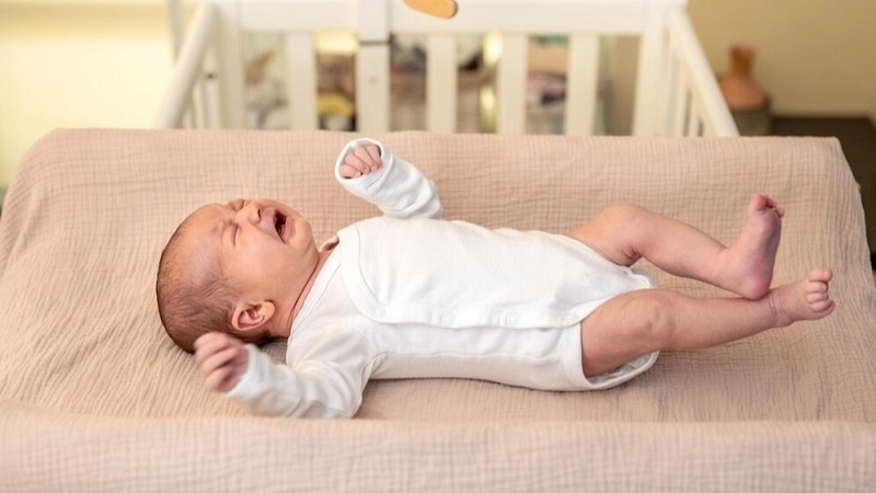 Hiện tượng giật mình khi ngủ ở trẻ sơ sinh là tình trạng khá phổ biến