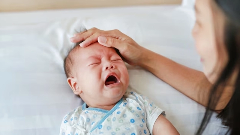 Nguyên nhân khiến trẻ sơ sinh thở khò khè