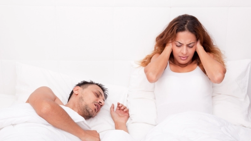 Ngủ ngáy là tình trạng phát ra âm thanh lớn khi ngủ