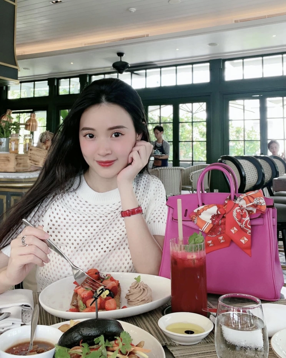 Midu sinh năm mấy 1989 cung Thiên Bình con giáp Rắn 