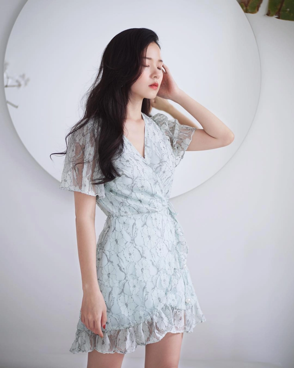 Midu kenh14 thường xuyên lên báo với hình ảnh thời trang sự kiện 