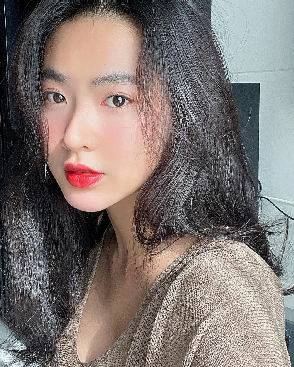 Gái xinh tóc dài cute khiến người xem phải say mê từng ánh nhìn