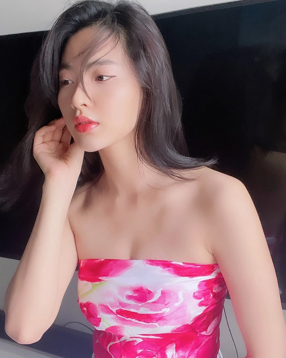 Gái xinh cute tóc dài nổi bật với vẻ ngoài ngọt ngào cuốn hút
