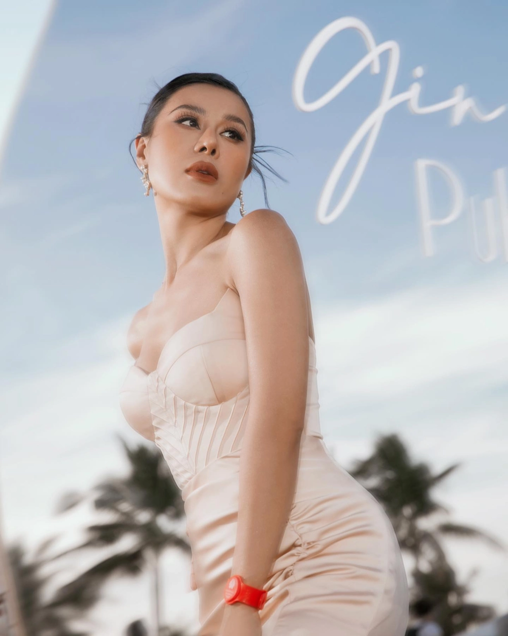 Nam Thư official đang là nơi chia sẻ những khoảnh khắc và tin tức hot nhất