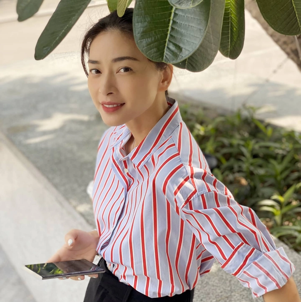 Dáng chuẩn mẫu khiến nhiều người thắc mắc Ngô Thanh Vân cao bao nhiêu