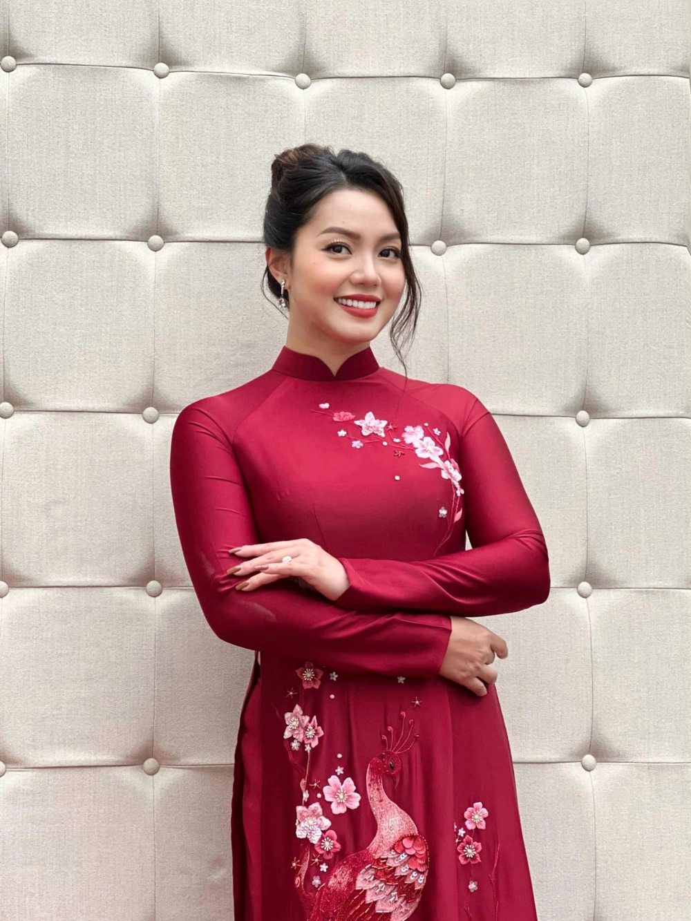 Gu thời trang sang trọng của mc Nguyễn Ngọc Anh gây ấn tượng mạnh