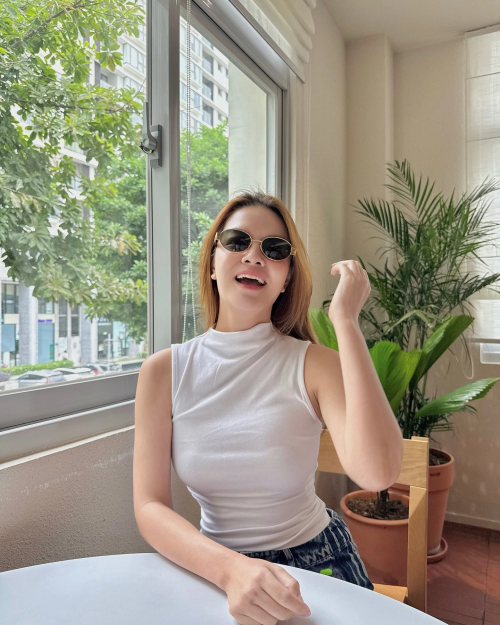 Phạm Quỳnh Anh Chị Đẹp gây thương nhớ với phong cách dịu dàng cuốn hút